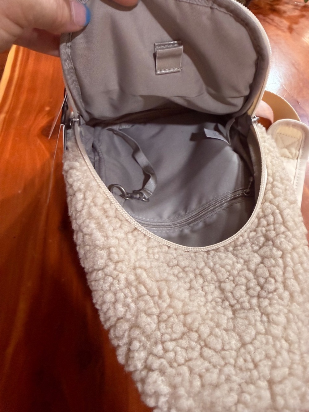 Baggallini cross body Sherpa purse NWT - Picture 15 of 16
